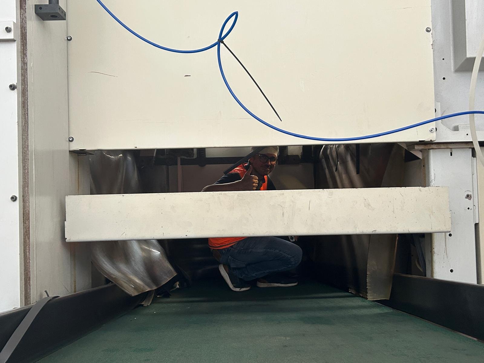 Qualyco durante un'installazione industriale